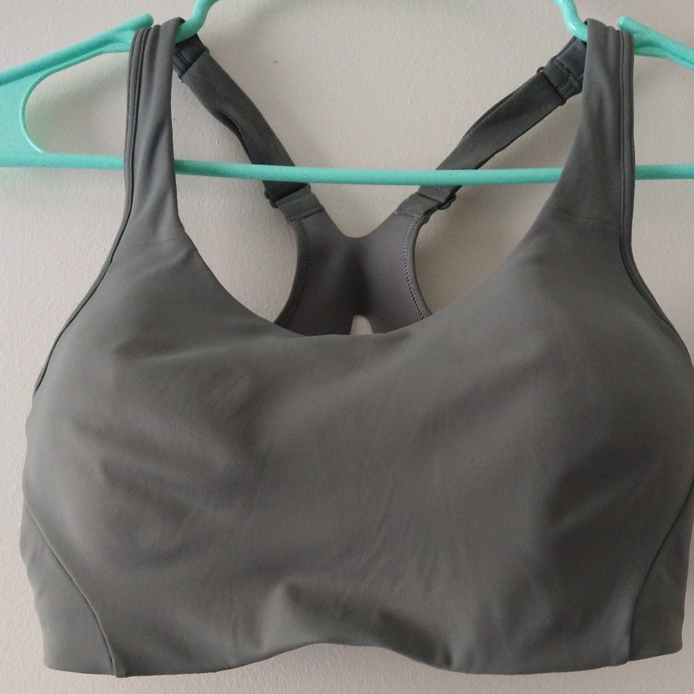 Lululemon women's Training medium all powered up bra; 34c